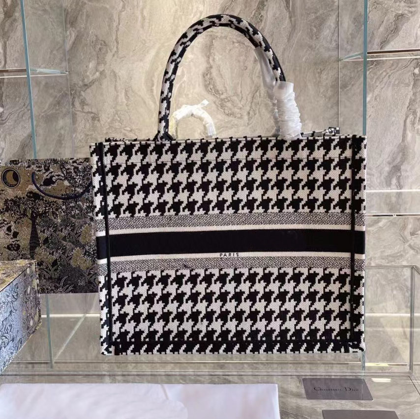 Classi Designer Brand Fashion Shopping Bag High Quality Embroidered Houndstooth Shoulder Bag Handbag Women, No bag
Classi Designer Brand Fashion Shopping Bag High Quality Embroidered Houndstooth Shoulder Bag Handbag Women, No bag