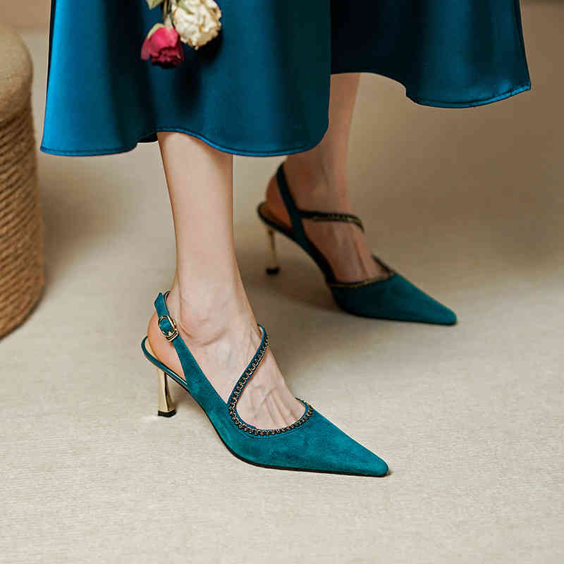 Luxury top brandsGentle Fairy Style Baotou Sandals 2022 Summer Physical Store Online Red New Temperament Pointed Sexy Embroidered High Heels, Black
Luxury top brandsGentle Fairy Style Baotou Sandals 2022 Summer Physical Store Online Red New Temperament Pointed Sexy Embroidered High Heels, Black