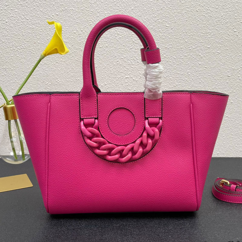 New Handbag Women Shoulder Crossbody clutch bags Chain jointly designed leather Purse Sac Real leather Plain lady Fashion letters Adjustable strap, Box
New Handbag Women Shoulder Crossbody clutch bags Chain jointly designed leather Purse Sac Real leather Plain lady Fashion letters Adjustable strap, Box