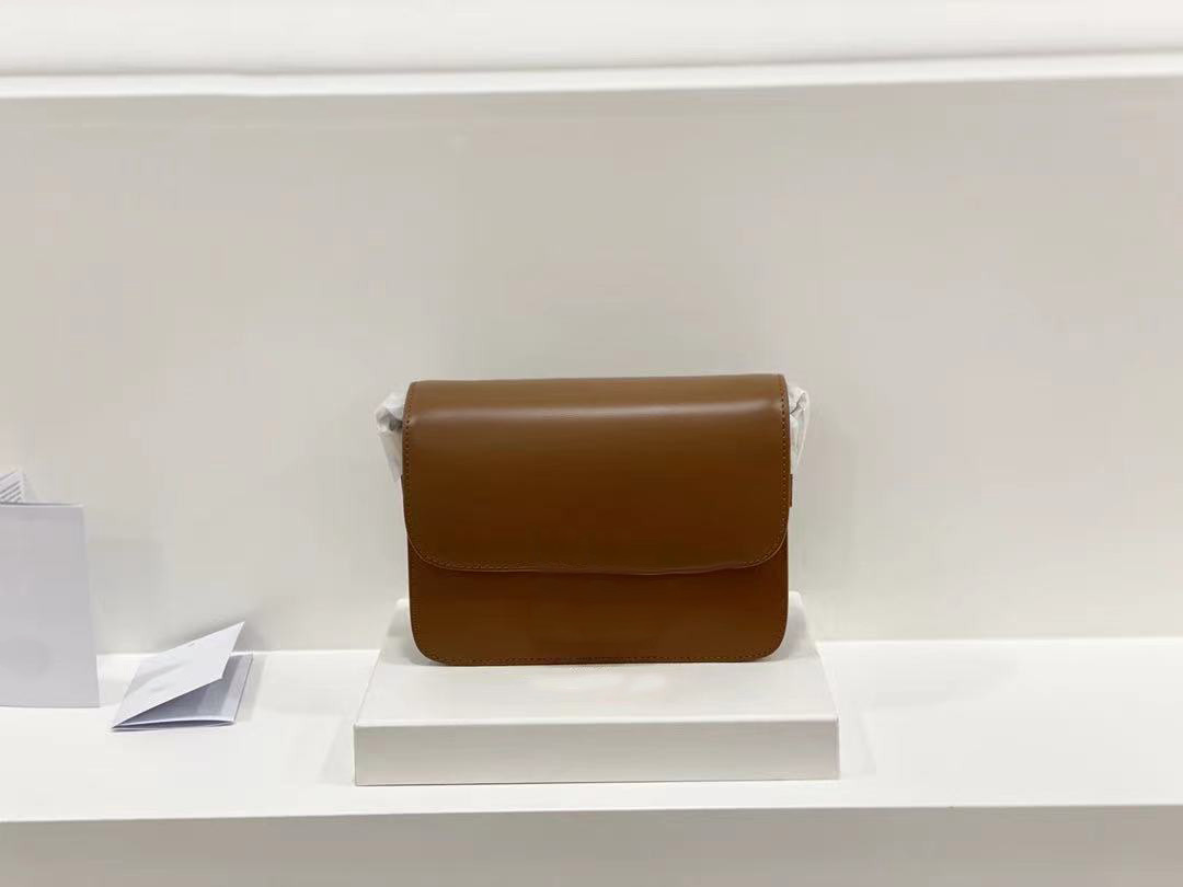High quality metal buckle single shoulder bag women's and leather luxury designer crossed armpit Wallet
High quality metal buckle single shoulder bag women's and leather luxury designer crossed armpit Wallet