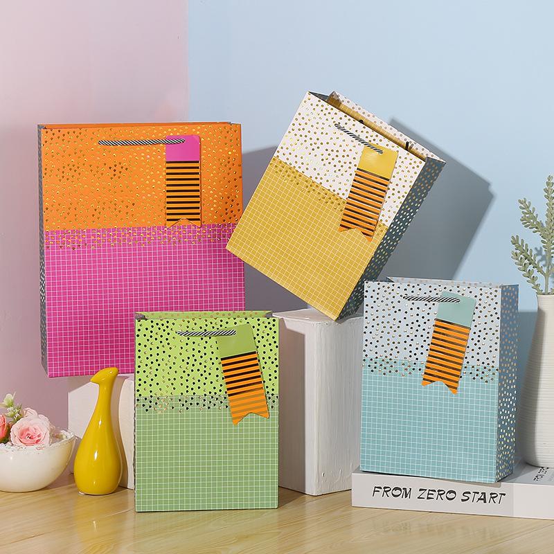 Shopping Bags 4pcs/lot Cute Paper Bag Dot Handles Wedding Festival Party Favors Candy Gift Wholesale, Rose colour
Shopping Bags 4pcs/lot Cute Paper Bag Dot Handles Wedding Festival Party Favors Candy Gift Wholesale, Rose colour