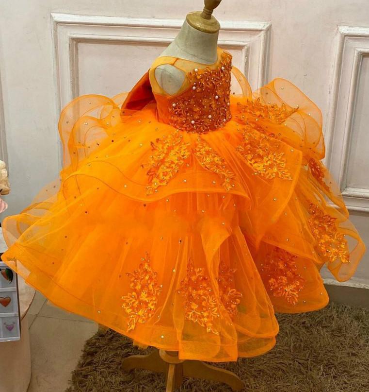 Luxurious Lace Crystals 2022 Flower Ball Gown Tiers Little Girl Wedding Cheap Communion Pageant Dresses Gowns Zj710
