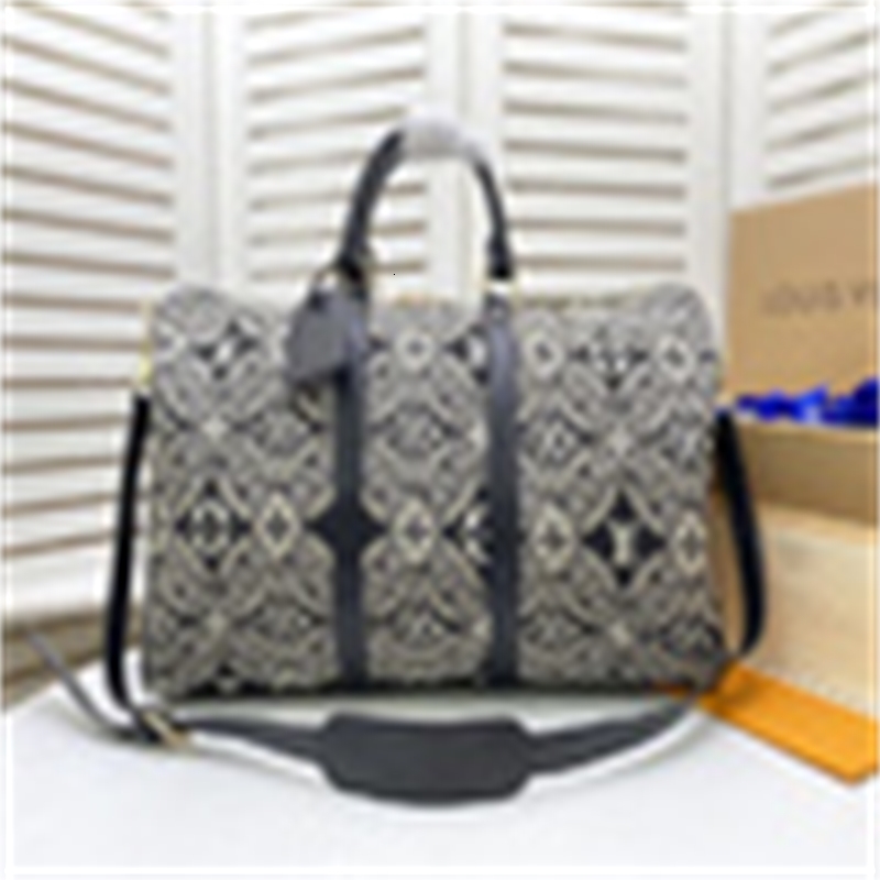 Luxury Men handbag M57304 KEEPALL BANDOULIeRE 45 BRIEFCASE ARMAND computer bag NEO PORTE DOCUMENTS VOYAGE Leather JOUR NM Totes Shoulder Bags SLIM SIRIUS, Picture show
Luxury Men handbag M57304 KEEPALL BANDOULIeRE 45 BRIEFCASE ARMAND computer bag NEO PORTE DOCUMENTS VOYAGE Leather JOUR NM Totes Shoulder Bags SLIM SIRIUS, Picture show