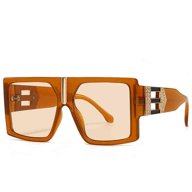 Sun glass New fashion large frame Rhinestone wind women's sunglasses sense of fashion
Sun glass New fashion large frame Rhinestone wind women's sunglasses sense of fashion