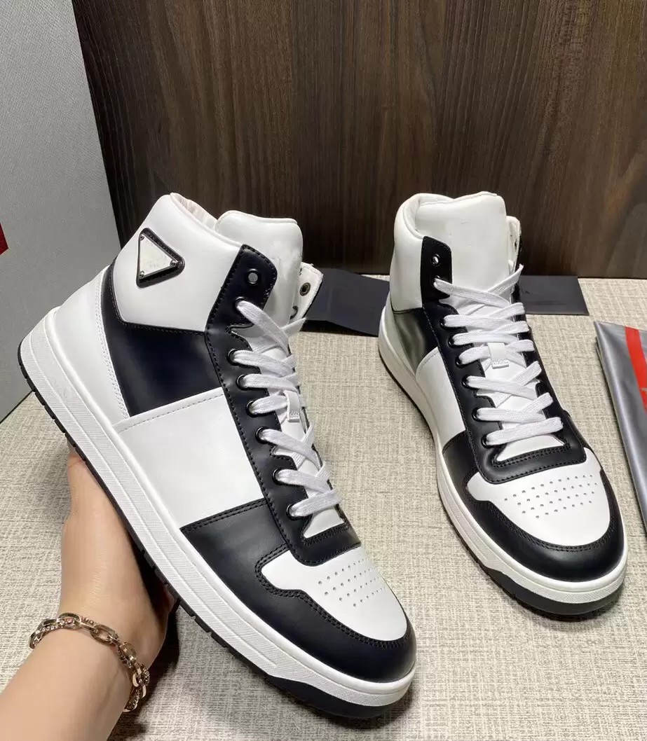 Casual-chic Perfect Triangle Men Downtown Leather Sneakers Shoes Men Sporty District High-top Casual Walking Discount Comfort Foowear EU38-46
Casual-chic Perfect Triangle Men Downtown Leather Sneakers Shoes Men Sporty District High-top Casual Walking Discount Comfort Foowear EU38-46