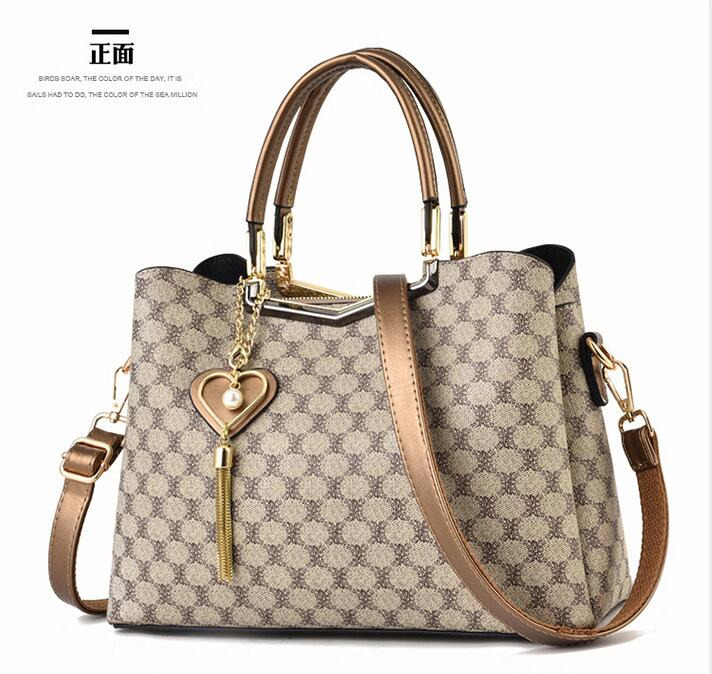 Cross Body ladies Designer handbag messenger bag style outdoor casual fashion high-quality printed mother diagonal cross-shoulder suitable for all 2022 top quality
Cross Body ladies Designer handbag messenger bag style outdoor casual fashion high-quality printed mother diagonal cross-shoulder suitable for all 2022 top quality