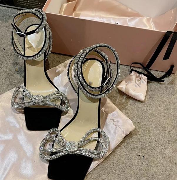 MACH& mach Bowtie Crystal High Heel Sandals Women Rhinestone Transparent Banquet Wedding Ladies Beach Ankle Wrap black silver High-Heeled Sandals, 8cm
MACH& mach Bowtie Crystal High Heel Sandals Women Rhinestone Transparent Banquet Wedding Ladies Beach Ankle Wrap black silver High-Heeled Sandals, 8cm