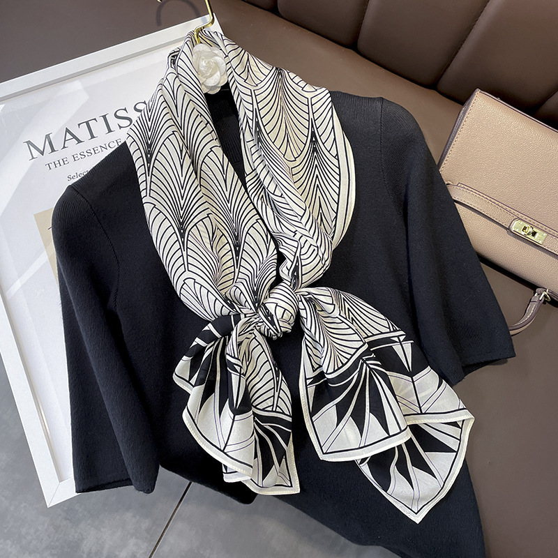 Hangzhou Silk South Korea Dongdaemun Feather Silk Long Scarf Womens Shawl Mulberry Silk Scarf% Scarf
Hangzhou Silk South Korea Dongdaemun Feather Silk Long Scarf Womens Shawl Mulberry Silk Scarf% Scarf