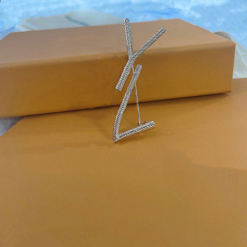 Luxury Women Designer Brooches Men Jewelry Brooch Gold Sliver Crystal Rhinestone Charm Pearl Pin Marry Christmas Party Gift Accessorie Y BOX
Luxury Women Designer Brooches Men Jewelry Brooch Gold Sliver Crystal Rhinestone Charm Pearl Pin Marry Christmas Party Gift Accessorie Y BOX