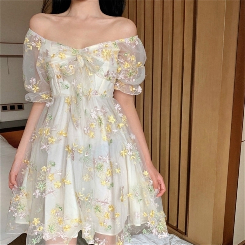 French Floral Dress Women Sexy Puff Sleeve Lace Chiffon Print Mini Dress Women Summer Korean Style Vintage Fairy Dress 220406, Blouse
French Floral Dress Women Sexy Puff Sleeve Lace Chiffon Print Mini Dress Women Summer Korean Style Vintage Fairy Dress 220406, Blouse