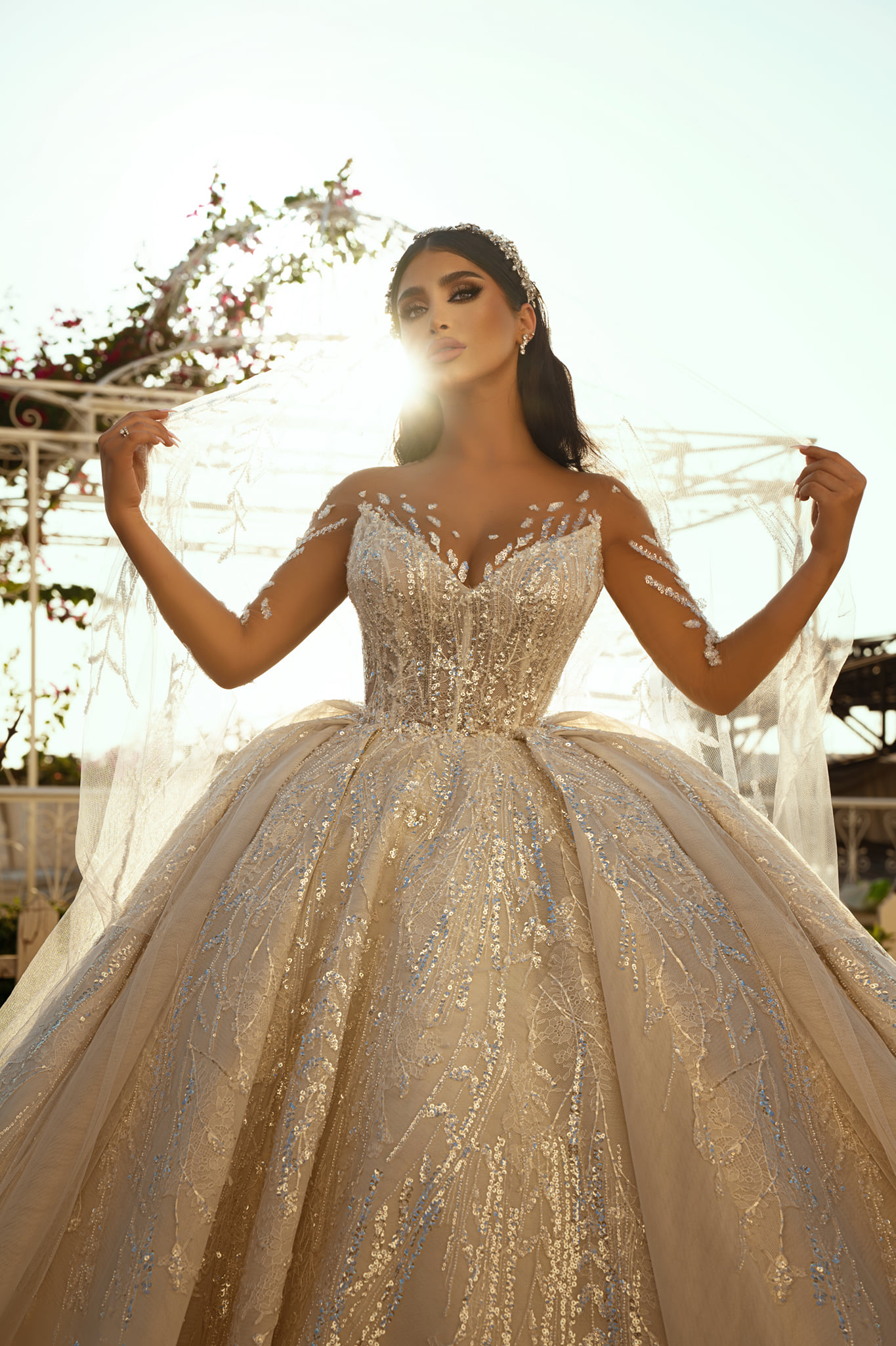 Princess Ball Gown Wedding Dresses Bridal Gowns V Neck Strapless Middle Sleeve Appliques Sequins Floor Length Train Lace Ruffles Plus Size Robe De Mar