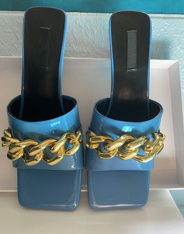 Women's hardware chain slippers round head high quality leather esprrrle sliding middle heel Designer Fashion Sandal anti slip large size 35-42, Yellow
Women's hardware chain slippers round head high quality leather esprrrle sliding middle heel Designer Fashion Sandal anti slip large size 35-42, Yellow