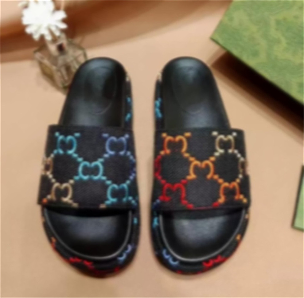 2022 Designer Slippers Fashion Thick bottom Sandals Letter Embroidery Slides lady Platform Wedges Sandal Beach High heel Slippers size 35-44
2022 Designer Slippers Fashion Thick bottom Sandals Letter Embroidery Slides lady Platform Wedges Sandal Beach High heel Slippers size 35-44
