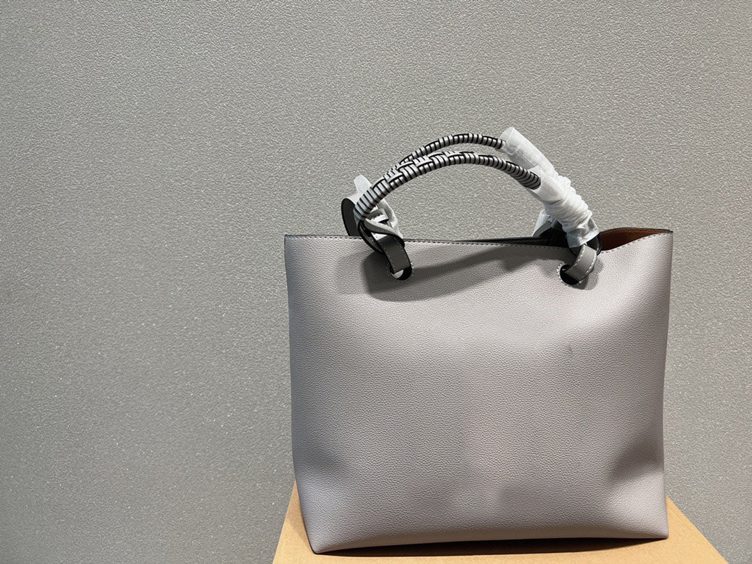 5A quality luxury designer Fashion Designers Handbag Luxurys Bags handbags High Quality Ladies Shoulder Bag Leather Diamond Evening Cross body with dustbags
5A quality luxury designer Fashion Designers Handbag Luxurys Bags handbags High Quality Ladies Shoulder Bag Leather Diamond Evening Cross body with dustbags