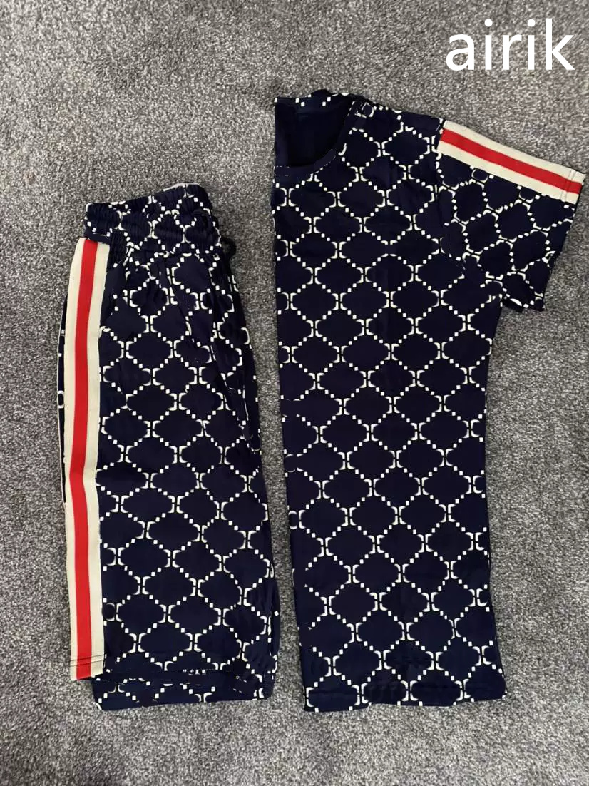 Mens Fashion Summer Suits Casual Tracksuits Classic Letter Pattern Print Men's Short Sleeve & Shorts Men Tops Boys Tees 4 Colors Clothings, Pay for dhl
Mens Fashion Summer Suits Casual Tracksuits Classic Letter Pattern Print Men's Short Sleeve & Shorts Men Tops Boys Tees 4 Colors Clothings, Pay for dhl