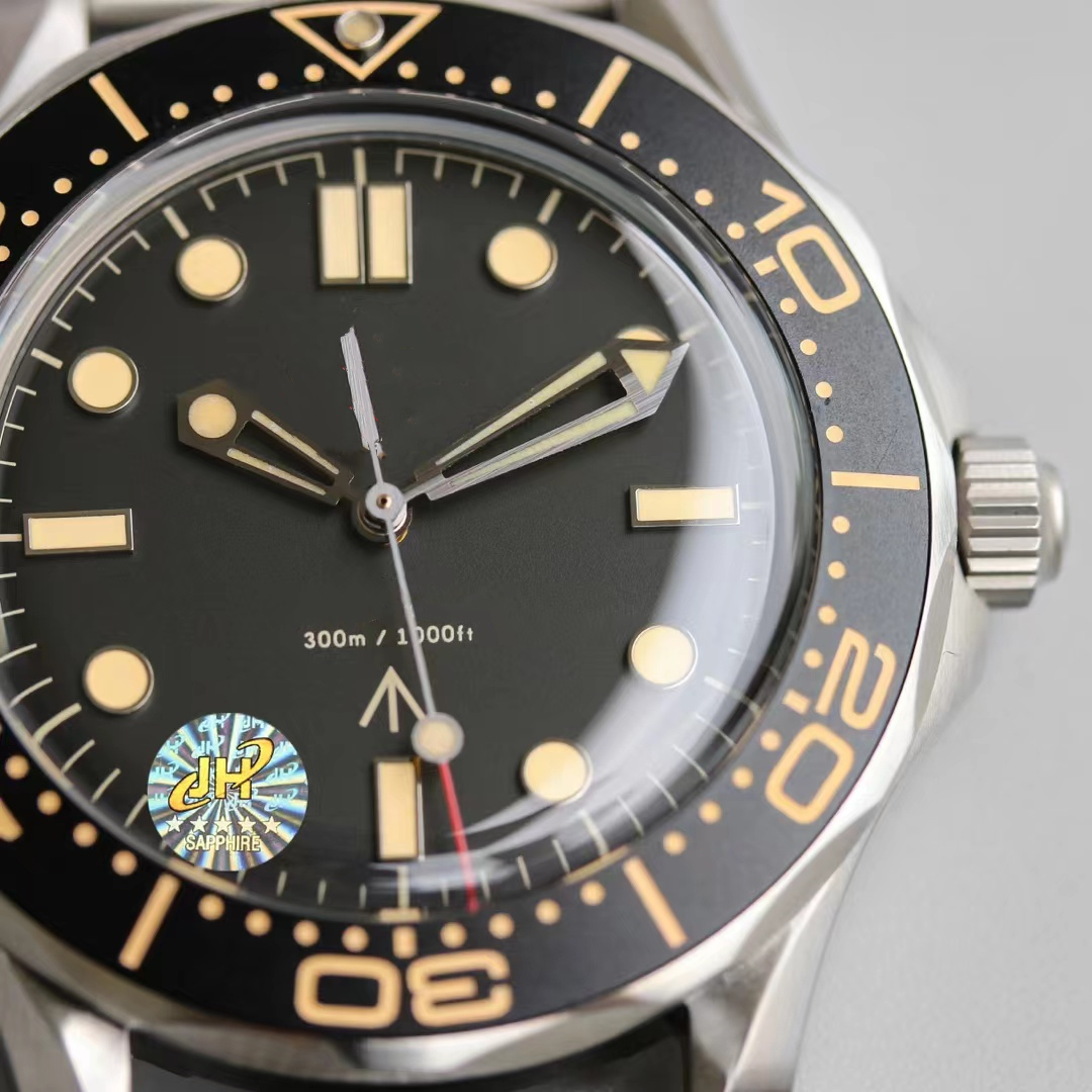 VS designer Top Quality NTTD Watch 42mm No Time To Die Men Watches Automatic Movement Mechanical Montre de luxe Limited James Bond 007 Nato 300M Wristwatches C1, Tool
VS designer Top Quality NTTD Watch 42mm No Time To Die Men Watches Automatic Movement Mechanical Montre de luxe Limited James Bond 007 Nato 300M Wristwatches C1, Tool