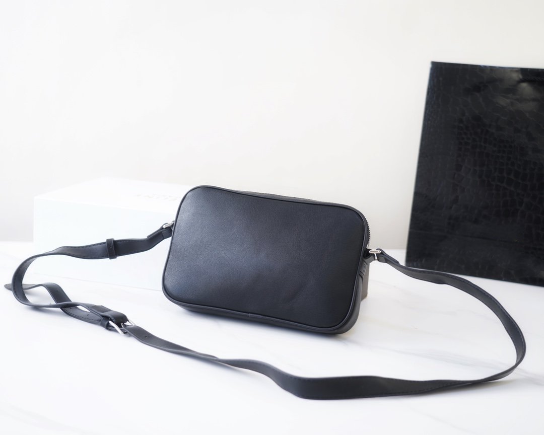 One Shoulder Designer Travel Bag New and Improved Camera Family Man Womom Messenger Bags, Box
One Shoulder Designer Travel Bag New and Improved Camera Family Man Womom Messenger Bags, Box