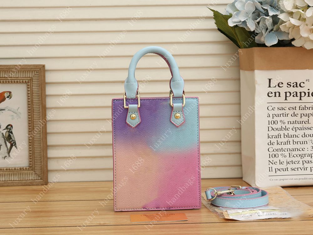 Luxury Designers women Tote Bag Gradient Embossing Pattern Womens Sacoche Handbags PETIT SAC PLAT Shoulder Crossbody Messenger Bags
Luxury Designers women Tote Bag Gradient Embossing Pattern Womens Sacoche Handbags PETIT SAC PLAT Shoulder Crossbody Messenger Bags
