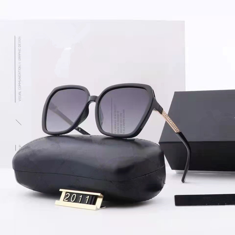 Classic Round Sunglasses Brand Design UV400 Eyewear Metal Gold Frame Sun Glasses Men Women Mirror Sunglasses Polaroid
Classic Round Sunglasses Brand Design UV400 Eyewear Metal Gold Frame Sun Glasses Men Women Mirror Sunglasses Polaroid