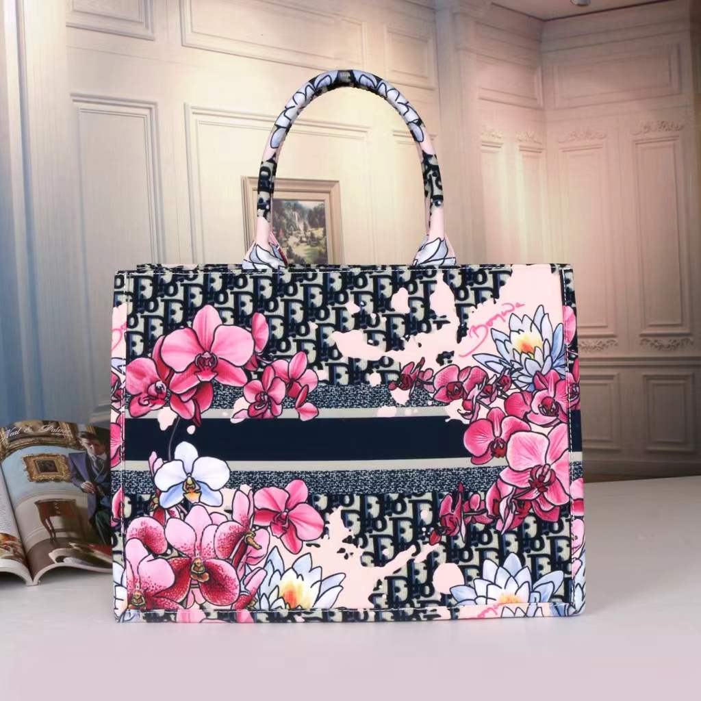 Designers Shoulder Bags Woman Fashion Classic Handbags Embroidery Limited Edition Lady handbag high capacity Travel Shopping bag practical, #5
Designers Shoulder Bags Woman Fashion Classic Handbags Embroidery Limited Edition Lady handbag high capacity Travel Shopping bag practical, #5