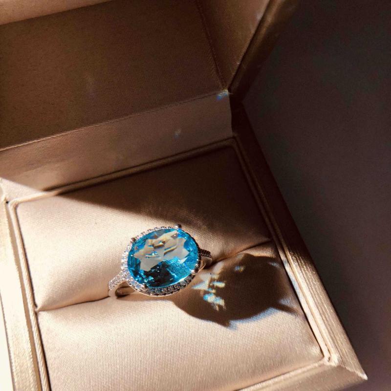 Wedding Rings Luxury Oval Sky Blue Zircon Women Anniversary Party Delicate Princess Accessories Pretty Girl Trendy Jewelry RingWedding
Wedding Rings Luxury Oval Sky Blue Zircon Women Anniversary Party Delicate Princess Accessories Pretty Girl Trendy Jewelry RingWedding