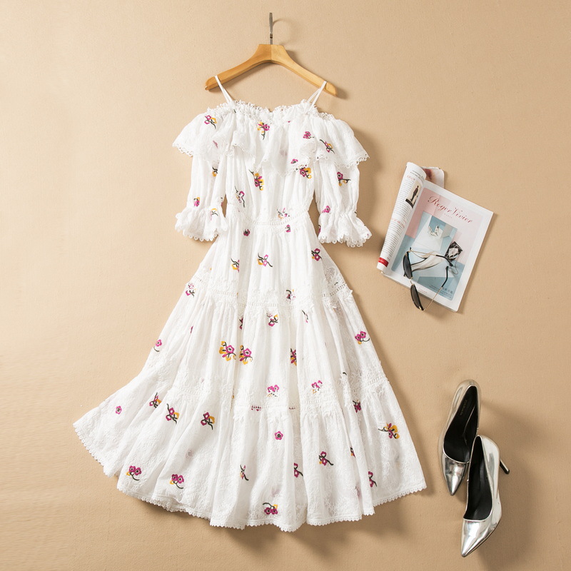 European and American women' wear spring 2022 new Horn sleeve with a collar Fashion cotton embroidered floral pleated dress, White
European and American women' wear spring 2022 new Horn sleeve with a collar Fashion cotton embroidered floral pleated dress, White