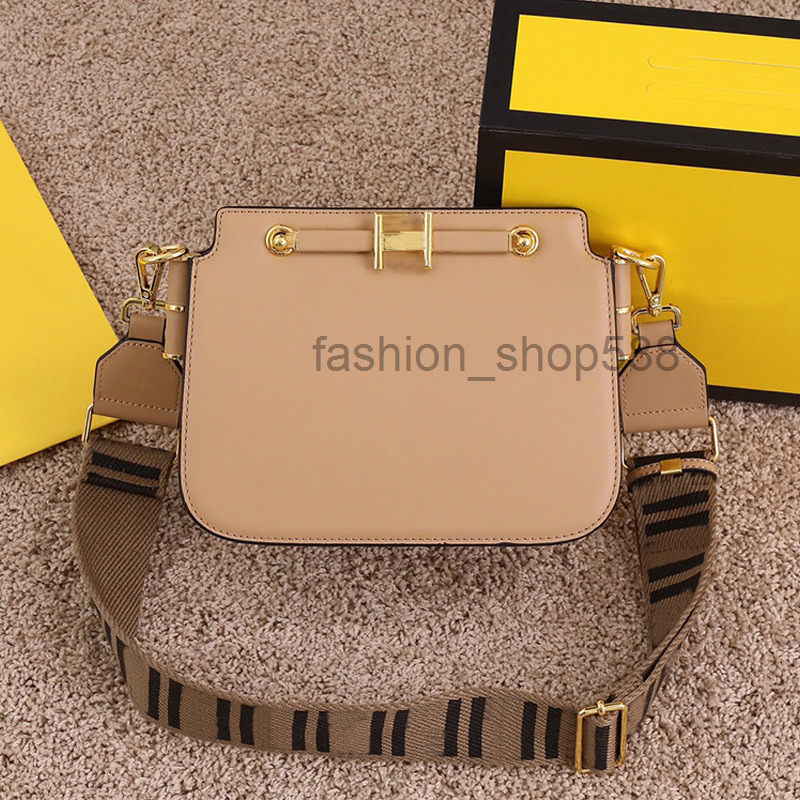 Chain bag F Designer bag Cross body Women Organ Handbag Clip Handbags Canvas Letter Shoulder bag men Designers
Chain bag F Designer bag Cross body Women Organ Handbag Clip Handbags Canvas Letter Shoulder bag men Designers