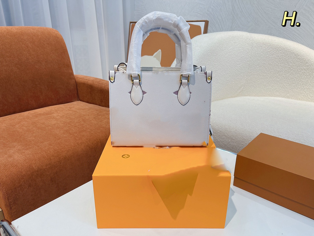Designers shoulder bag Luxury tote purse handbag message bags cluth top quality Brand classic Genuine leather Crossbody GIFT Box game on mini 25CM old flower scarf, White
Designers shoulder bag Luxury tote purse handbag message bags cluth top quality Brand classic Genuine leather Crossbody GIFT Box game on mini 25CM old flower scarf, White