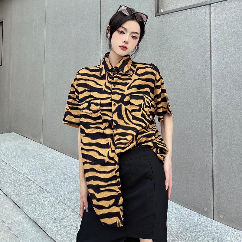 Women's Blouses & Shirts Women Harajuku Single Breasted Loose Khaki Famale Casual Short Sleeve Japanese Shirt 2022 Summer Korean Fashion Clo
Women's Blouses & Shirts Women Harajuku Single Breasted Loose Khaki Famale Casual Short Sleeve Japanese Shirt 2022 Summer Korean Fashion Clo