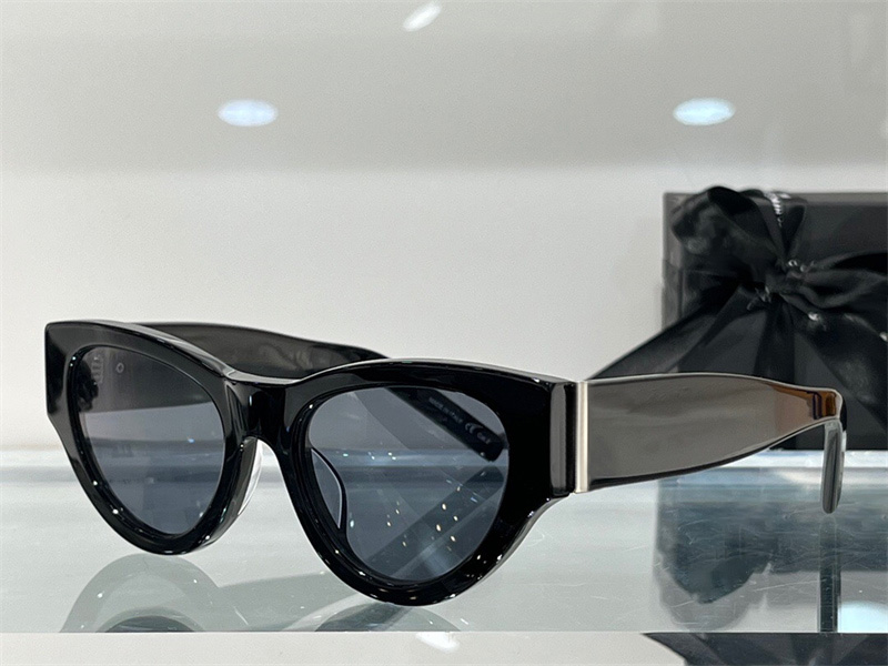 Fashion Designer M94 Sunglasses for Women Vintage glamorous Cat eye frame sun glasses summer avant-garde trend style top quality
Fashion Designer M94 Sunglasses for Women Vintage glamorous Cat eye frame sun glasses summer avant-garde trend style top quality