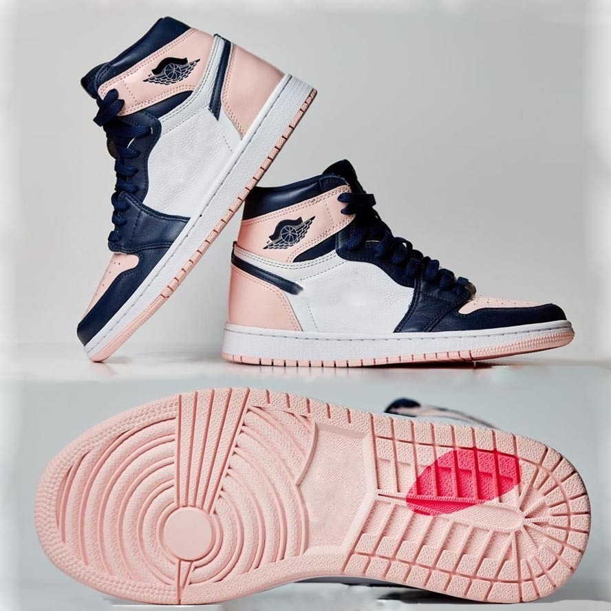 Shoes Brand Authentic 1 High OG Bubble Gum Atmosphere/White-Laser Pink-Obsidian Men Women Outdoor Sports Sneakers Original, With original logo
Shoes Brand Authentic 1 High OG Bubble Gum Atmosphere/White-Laser Pink-Obsidian Men Women Outdoor Sports Sneakers Original, With original logo