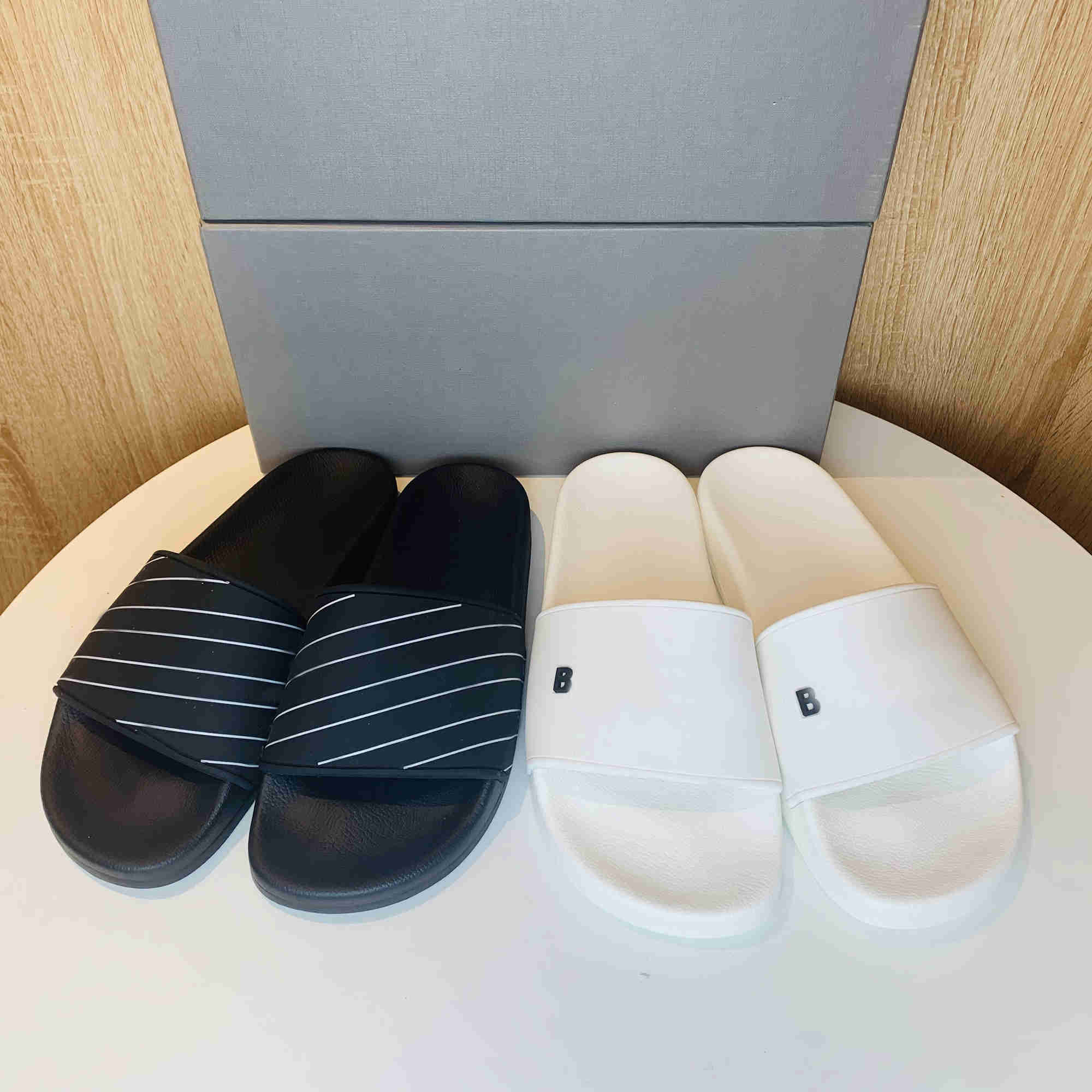 Classic Hommes Pantoufles Femme Sandales Slipper Haute Qualité Été Fashion Pantoufles Flip Tongs avec boîte taille 35-46