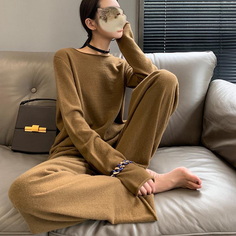 Women's Two Piece Pants Women's Knitted Sweater Wide Leg Set Slim Pullover Round Neck Autumn Winter SuitWomen's, Black
Women's Two Piece Pants Women's Knitted Sweater Wide Leg Set Slim Pullover Round Neck Autumn Winter SuitWomen's, Black