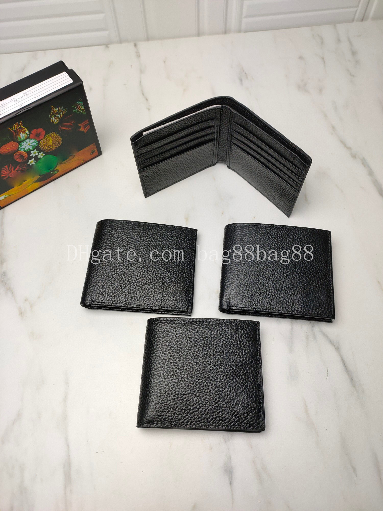Top Quality classic luxury designers short wallets mens for Women real leather pvc Business credit card holder men wallet womens with box 428726, Label - silver
Top Quality classic luxury designers short wallets mens for Women real leather pvc Business credit card holder men wallet womens with box 428726, Label - silver