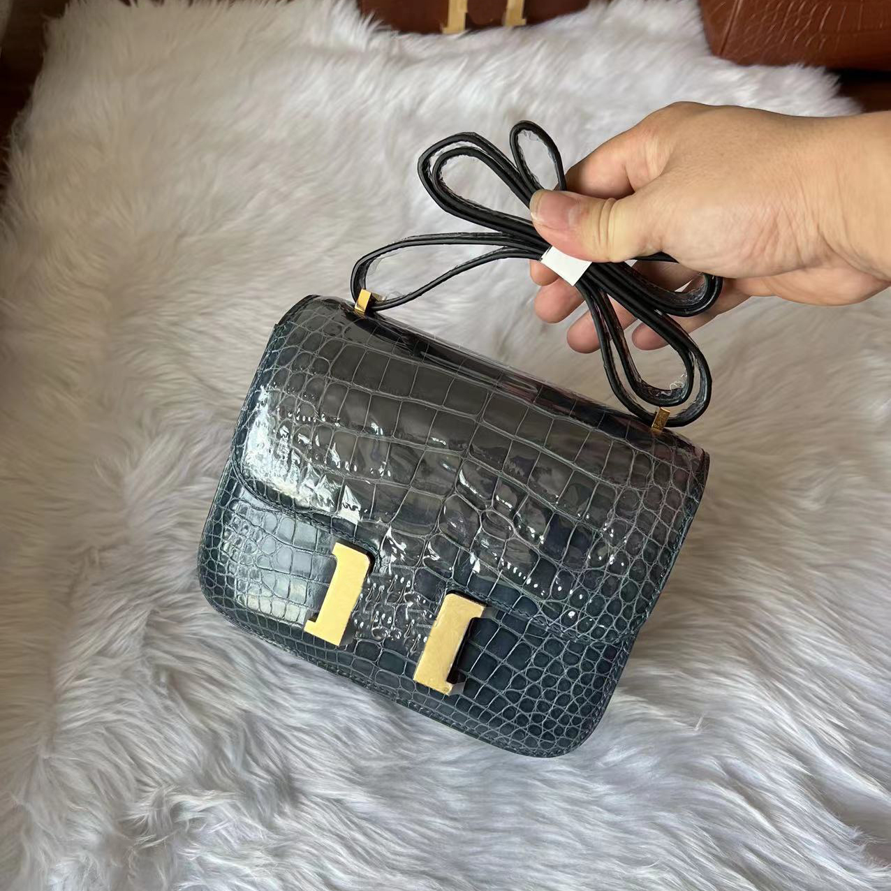 Crocodile leather bags alligator handbags Custom handmade high quality shiny luxury designers women Shell tote bag handbag purse lady d sling Alligator makeup, Ask for price
Crocodile leather bags alligator handbags Custom handmade high quality shiny luxury designers women Shell tote bag handbag purse lady d sling Alligator makeup, Ask for price