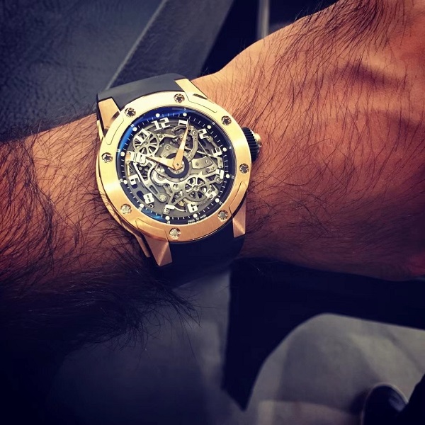 42.7mm skeleton hollow 11.7MM thickness titanium men watch wristwatch sapphire waterproof automatic CRMA3 movement V9F top quality 63-01 Dizzy Hands cool designer, Black
42.7mm skeleton hollow 11.7MM thickness titanium men watch wristwatch sapphire waterproof automatic CRMA3 movement V9F top quality 63-01 Dizzy Hands cool designer, Black