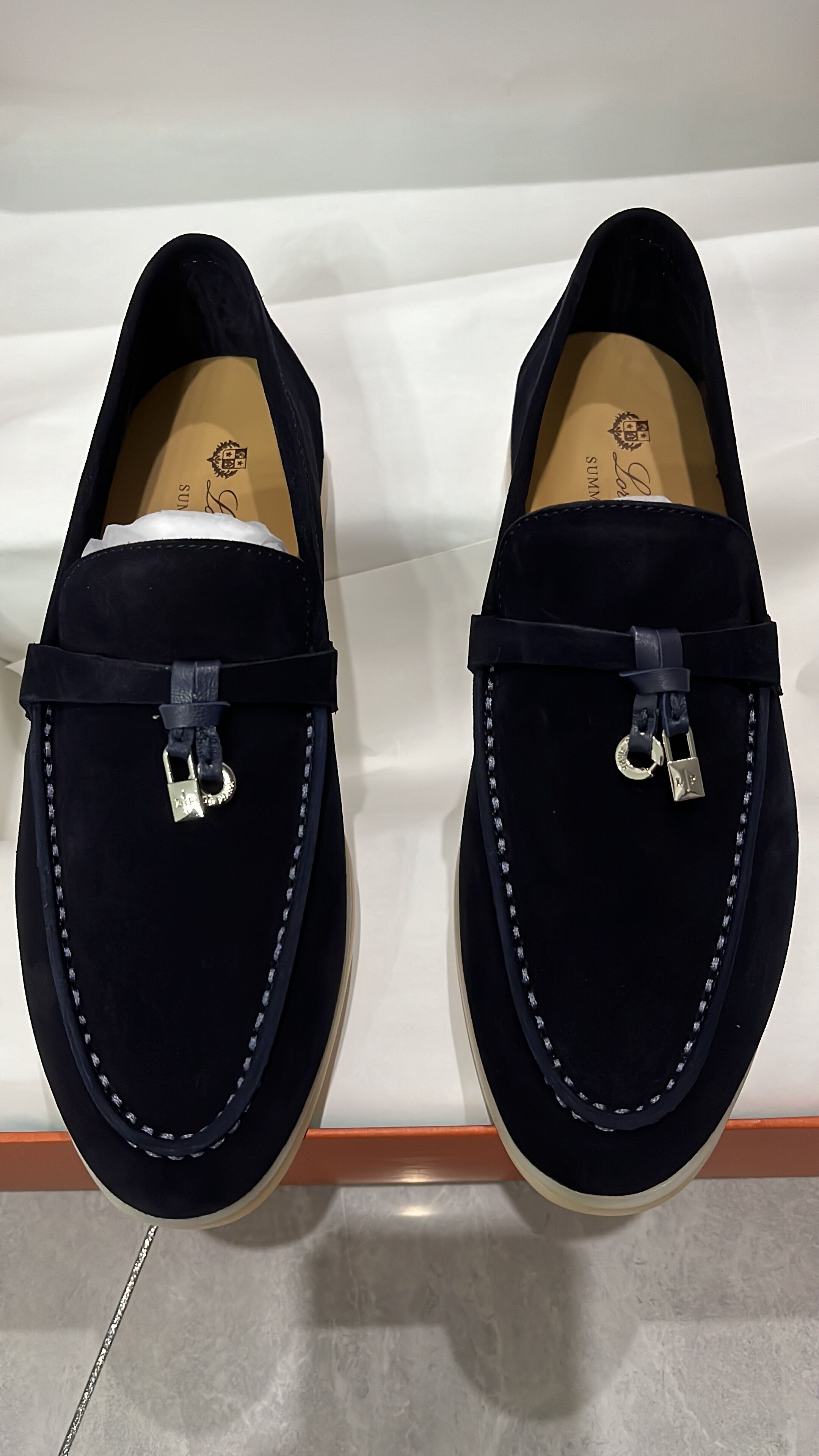 Mens And Women Luxury Designer Lp Flats Shoe Suede Leather Comfortable Loro Walk Lazy Loafers Dress Shoes Mocassin, Nude
Mens And Women Luxury Designer Lp Flats Shoe Suede Leather Comfortable Loro Walk Lazy Loafers Dress Shoes Mocassin, Nude