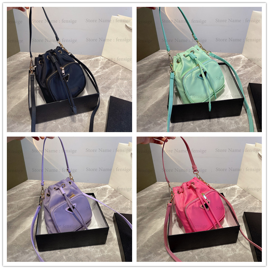Women Designer Nylon Shoulder Bags Duet Drawstring Bucket Bag Tessuto Small Luxury Fabric Crossbody Re-nylon Top Handle Bag
Women Designer Nylon Shoulder Bags Duet Drawstring Bucket Bag Tessuto Small Luxury Fabric Crossbody Re-nylon Top Handle Bag