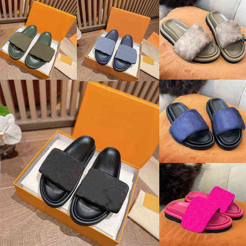 Designer Pool Pillow Comfort Slippers Mules Men Women Velcro Sandals Nylon Wide Strap Filled Letter Embossing Flat Flip Flops Rubber Outsole, Color1
Designer Pool Pillow Comfort Slippers Mules Men Women Velcro Sandals Nylon Wide Strap Filled Letter Embossing Flat Flip Flops Rubber Outsole, Color1