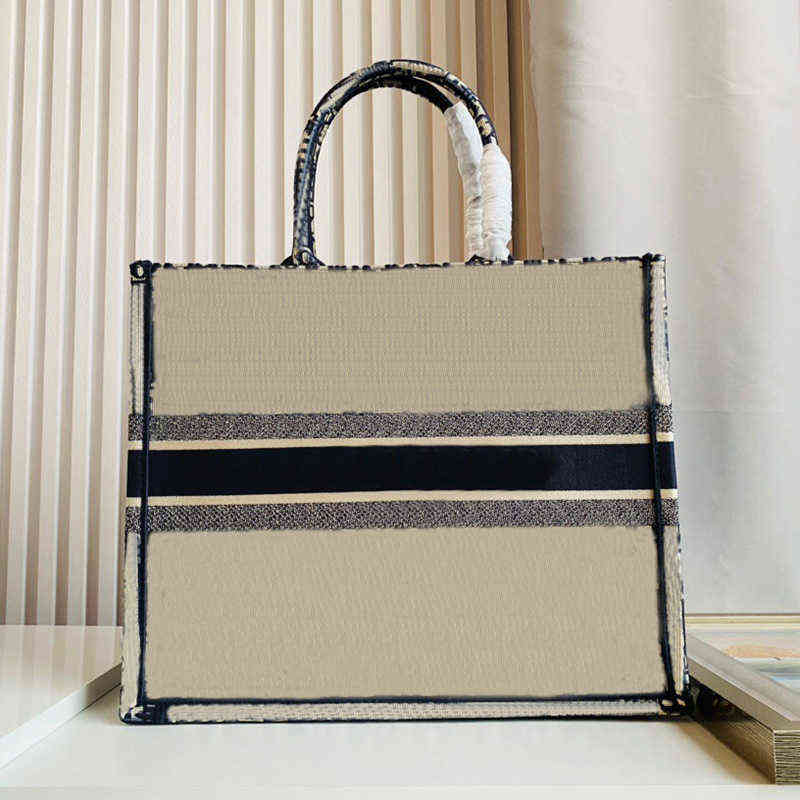 Fashion Designer Handbag Canvas Shopping Classic Handbag Bags Handbags Women Embroidered Luxury Large Capacity G220513, Ribbon
Fashion Designer Handbag Canvas Shopping Classic Handbag Bags Handbags Women Embroidered Luxury Large Capacity G220513, Ribbon