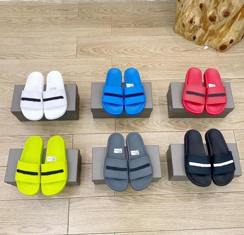 Rubber Slippers Couples Sandals Rubber Designer Unisex Black White Paris Flat Bottom Sliders Letters Flats Sole Embossing Bath Shoe Beach Slipper, Not for individual sale
Rubber Slippers Couples Sandals Rubber Designer Unisex Black White Paris Flat Bottom Sliders Letters Flats Sole Embossing Bath Shoe Beach Slipper, Not for individual sale