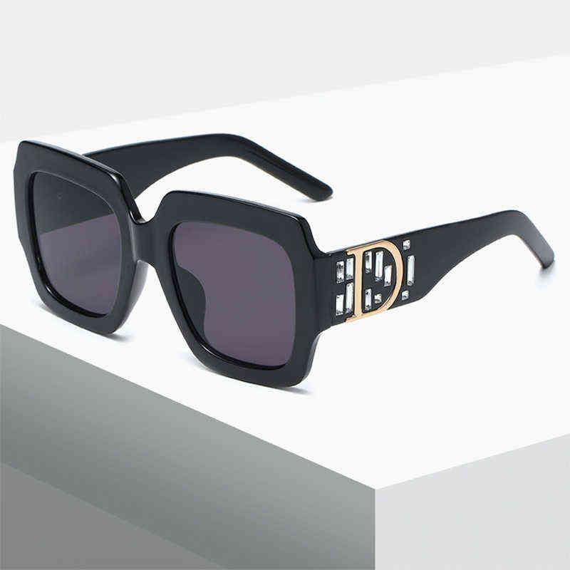 Fashion Retro Square Diamond Rhinestone Sunglasses For Women Men Brand Design Classic Large Frame UV400 Sun Glasses Eyeglasses Y220523
Fashion Retro Square Diamond Rhinestone Sunglasses For Women Men Brand Design Classic Large Frame UV400 Sun Glasses Eyeglasses Y220523