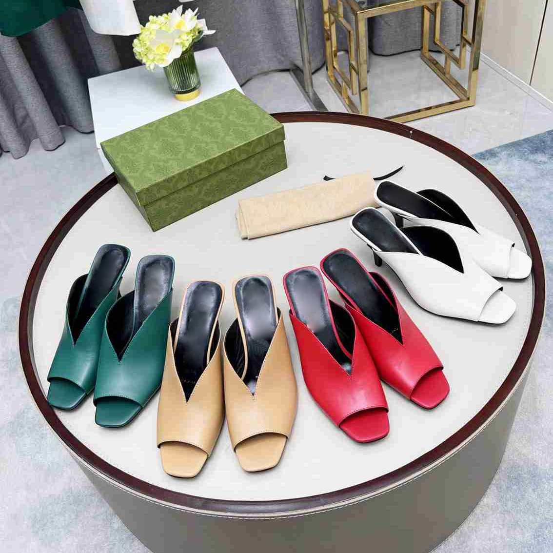 Women crocodile print pump designer sandals madam slingback heels luxurious leather sole lady slides outdoor high heel size 35-43
Women crocodile print pump designer sandals madam slingback heels luxurious leather sole lady slides outdoor high heel size 35-43