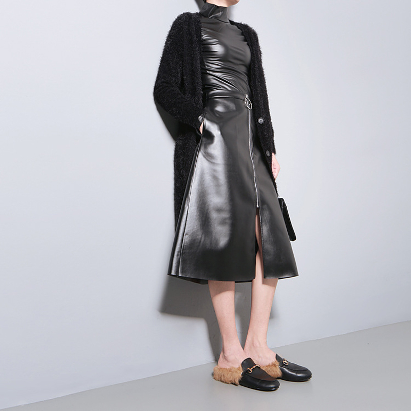 Japanese Style Woman Autumn Unique Black Faux Leather PU Tee Tops Full Sleeve Harajuku T shirt Turtleneck Slim Thin T-shirt 781 220321