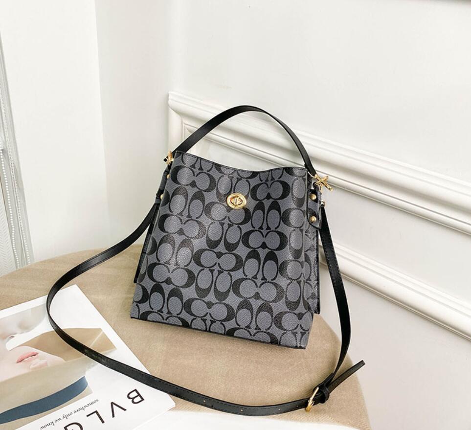 A84 high quality designer retro coach women leather handbag Envelope shopping crossbody messenger Chain flap bag tote shoulder bag, Customize
A84 high quality designer retro coach women leather handbag Envelope shopping crossbody messenger Chain flap bag tote shoulder bag, Customize