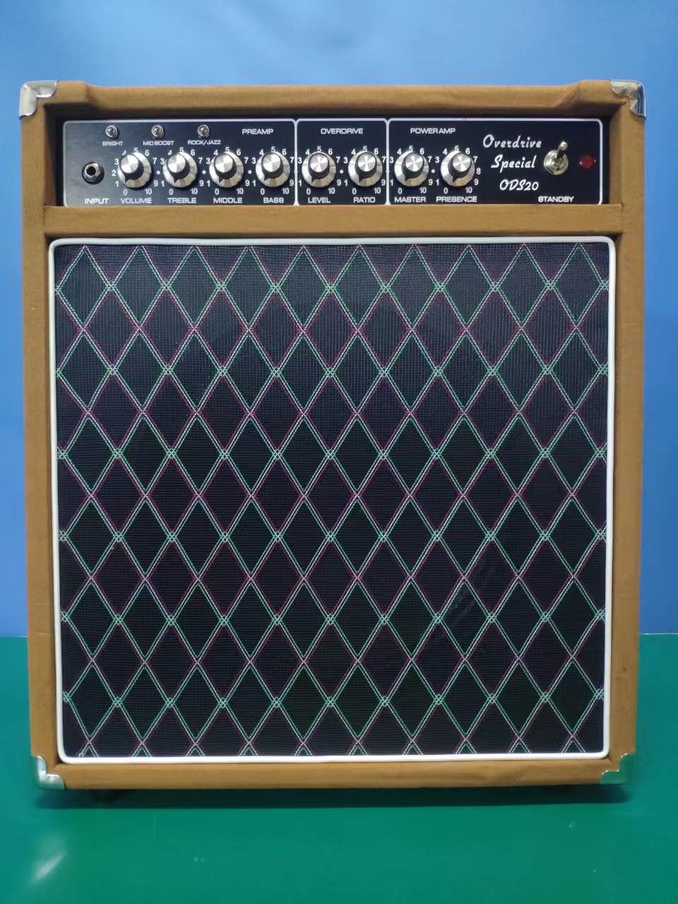 Custom Overdrive Special Tone ODS Guitar Amp Combo with Brown Tolex and V30 Speaker Accept Amp OEM JJ Tubes 2 EL84; 3 12ax7 Loop
Custom Overdrive Special Tone ODS Guitar Amp Combo with Brown Tolex and V30 Speaker Accept Amp OEM JJ Tubes 2 EL84; 3 12ax7 Loop