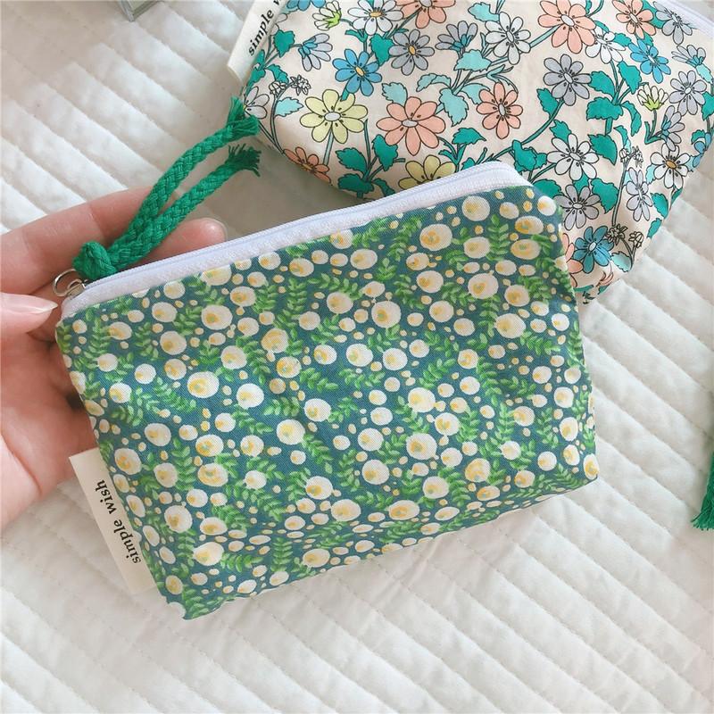 Cosmetic Bags & Cases Cute Floral Small Bag Cotton Make Up Organizer For Women Lipstick Makeup Children Purse Coin Pouch CaseCosmetic
Cosmetic Bags & Cases Cute Floral Small Bag Cotton Make Up Organizer For Women Lipstick Makeup Children Purse Coin Pouch CaseCosmetic