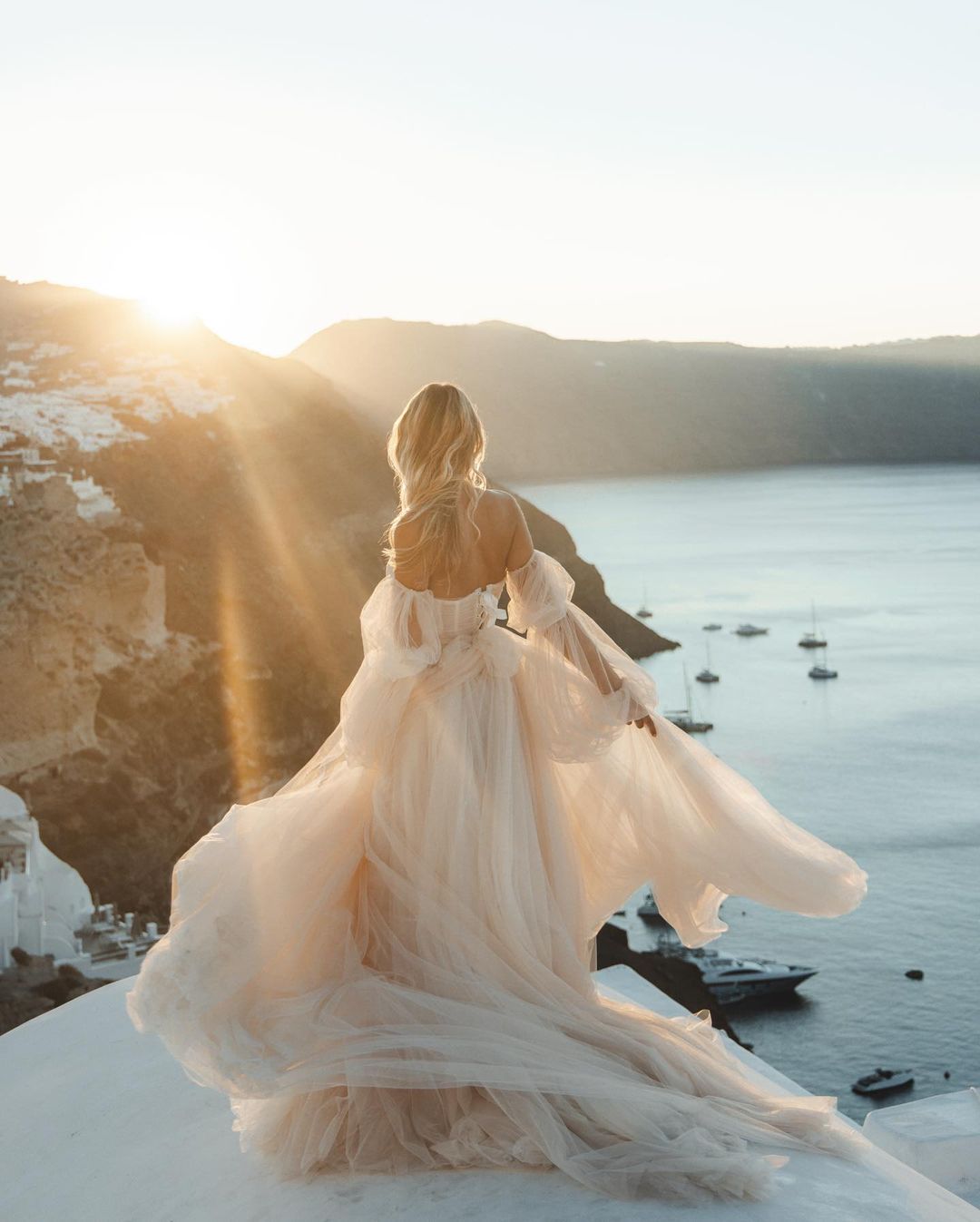 Simple Wedding Dresses With Lace Up Gowns Organza Tiered Skirts Train Lace Long Sleeve One-line Neck Strap Mariage Bridal African Vestido de noiva