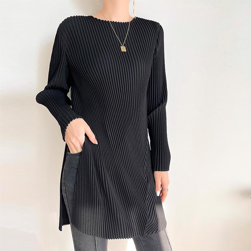 Women's T-Shirt Pleated Fashion Versatile Top Women's Middle And Long Style Black High-end Round Neck Sleeve Split T-shirtWomen's, Grey
Women's T-Shirt Pleated Fashion Versatile Top Women's Middle And Long Style Black High-end Round Neck Sleeve Split T-shirtWomen's, Grey