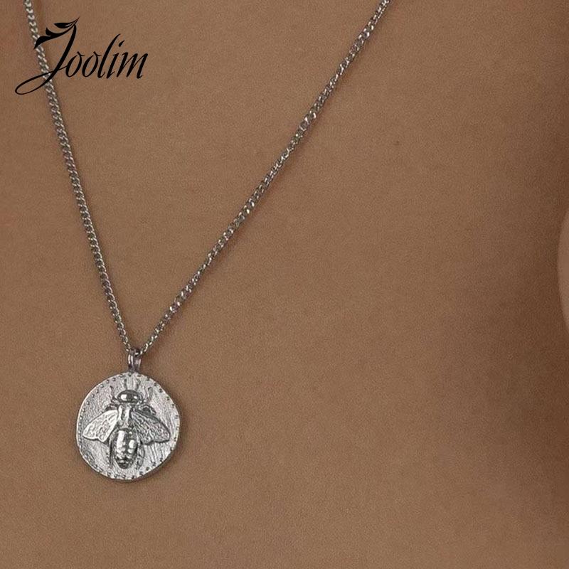 Pendant Necklaces Joolim Jewelry PVD Gold Finish Fashionable Bee Coin Necklace Stylish Stainless Steel NecklacePendant